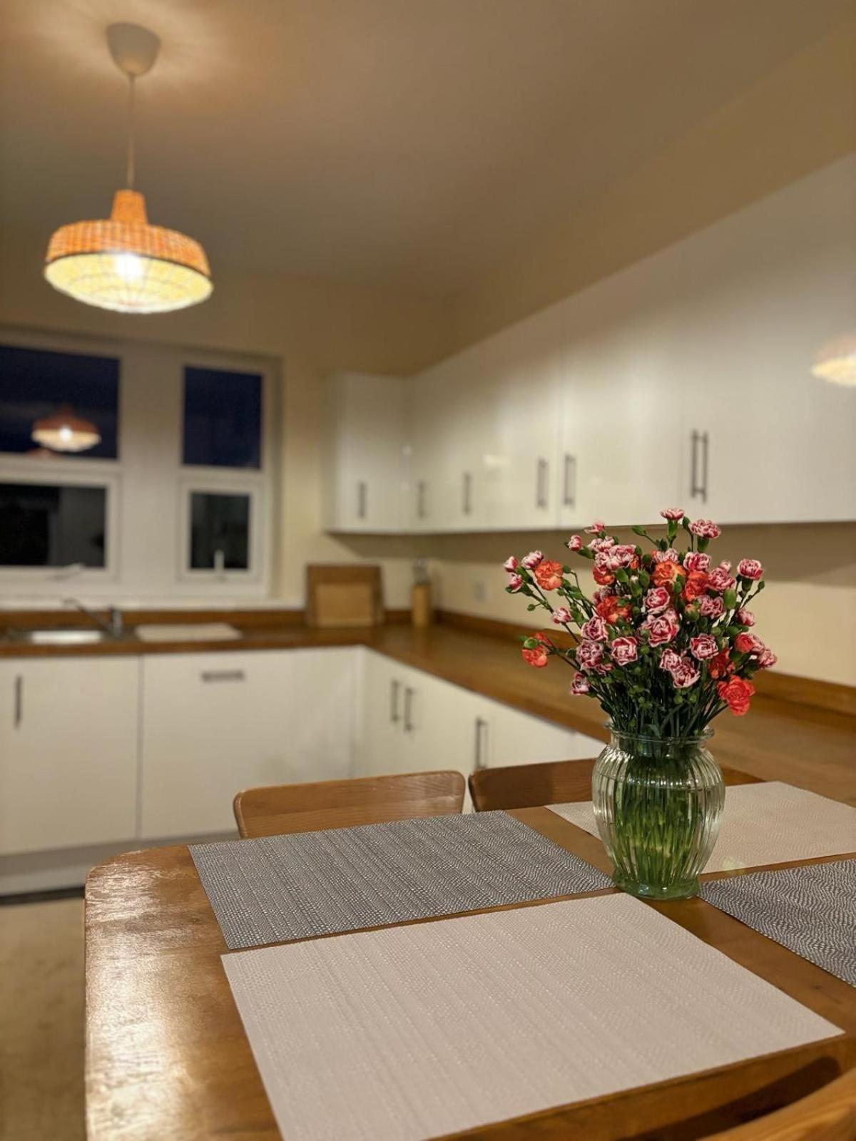 Cardiff/Pernath Home2 외부 사진